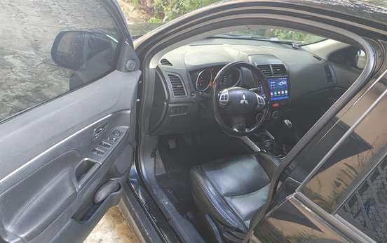 MITSUBISHI-ASX-2010