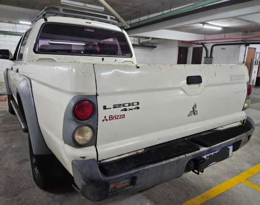 MITSUBISHI-L200-2009