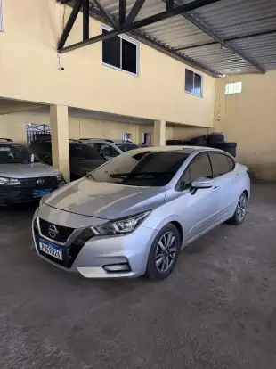 NISSAN-VERSA-2020