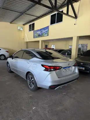 NISSAN-VERSA-2020
