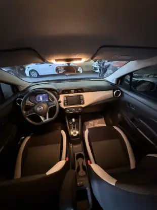 NISSAN-VERSA-2020