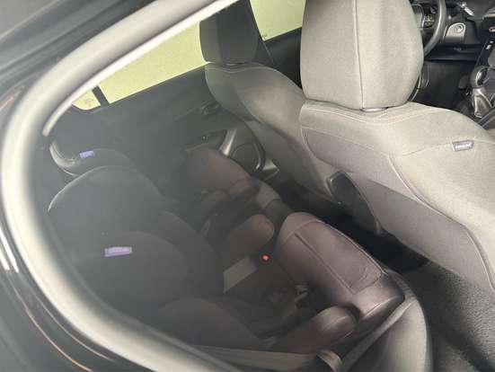 PEUGEOT-208-2022