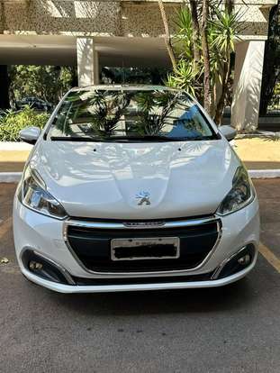 PEUGEOT-208-2017