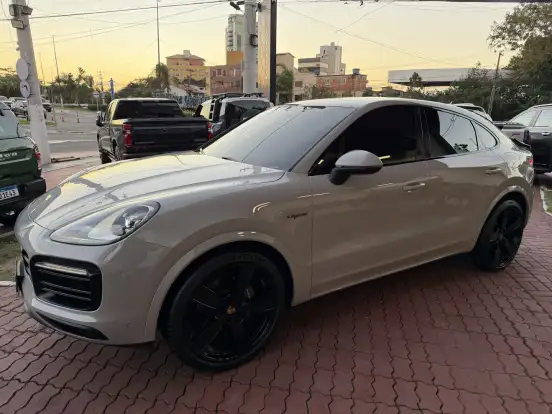 PORSCHE-CAYENNE-2023