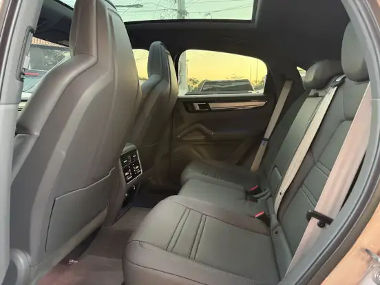 PORSCHE-CAYENNE-2023
