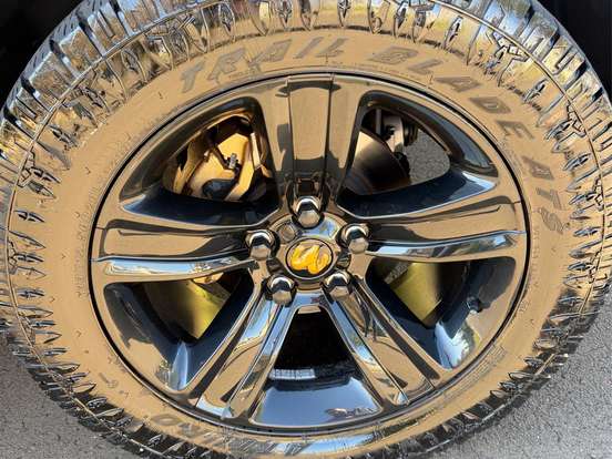 RAM-CLASSIC-5.7 V8 GASOLINA LARAMIE NIGHT EDITION CD 4X4 AUTOMÁTICO RAM-CLASSIC-2023