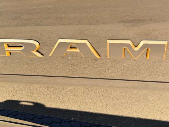 RAM-CLASSIC-5.7 V8 GASOLINA LARAMIE NIGHT EDITION CD 4X4 AUTOMÁTICO RAM-CLASSIC-2023