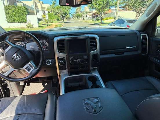 RAM-CLASSIC-5.7 V8 GASOLINA LARAMIE NIGHT EDITION CD 4X4 AUTOMÁTICO RAM-CLASSIC-2023