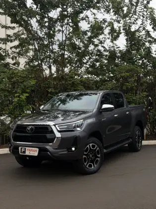 TOYOTA HILUX 2.8 D-4D TURBO DIESEL CD SRX 4X4 AUTOMÁTICO TOYOTA HILUX 2.8 D-4D TURBO DIESEL CD SRX 4X4 AUTOMÁTICO