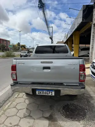 TOYOTA-HILUX-2015