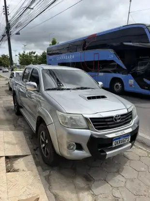 TOYOTA-HILUX-2015