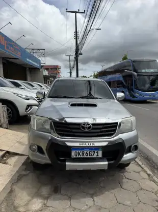 TOYOTA-HILUX-2015