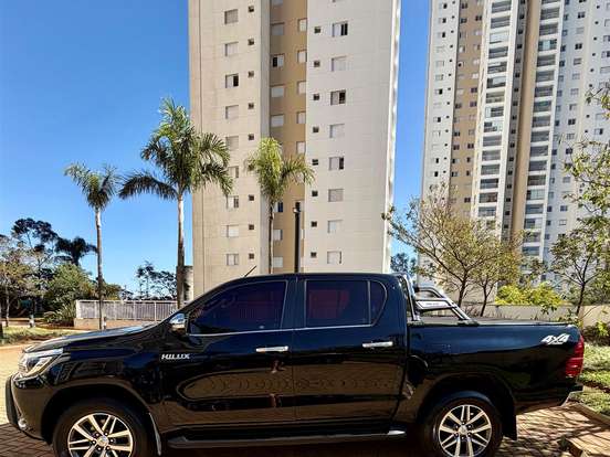 TOYOTA-HILUX-2.8 SRX 4X4 CD 16V DIESEL 4P AUTOMÁTICO TOYOTA-HILUX-2017