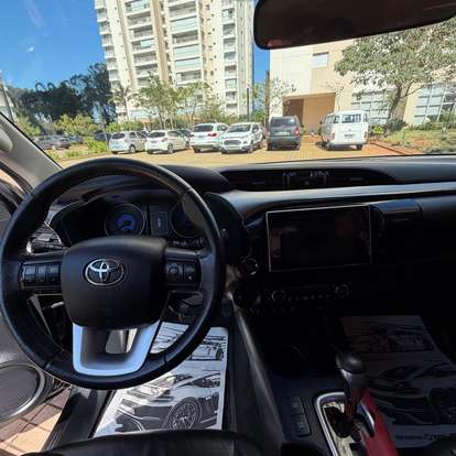 TOYOTA-HILUX-2017