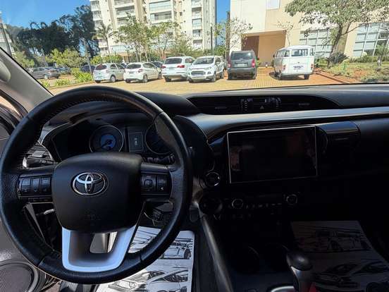 TOYOTA-HILUX-2.8 SRX 4X4 CD 16V DIESEL 4P AUTOMÁTICO TOYOTA-HILUX-2017