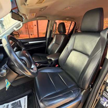 TOYOTA-HILUX-2017