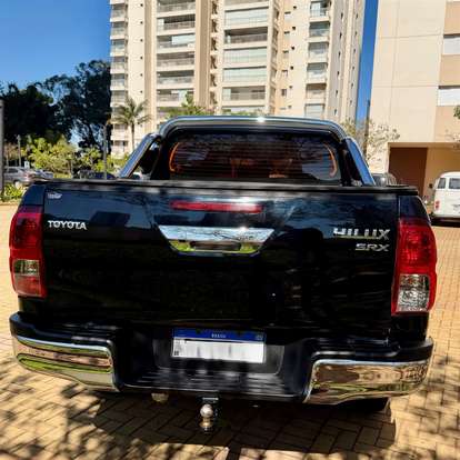 TOYOTA-HILUX-2017