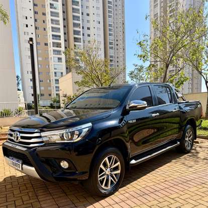 TOYOTA-HILUX-2017