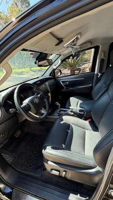 TOYOTA-HILUX SW4-2025