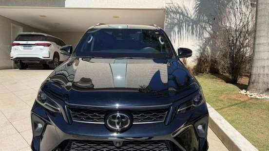 TOYOTA-HILUX SW4-2025