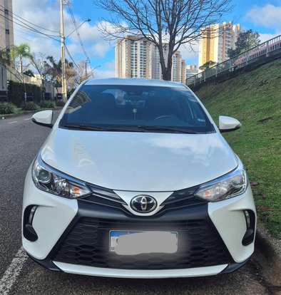 TOYOTA-YARIS-2022