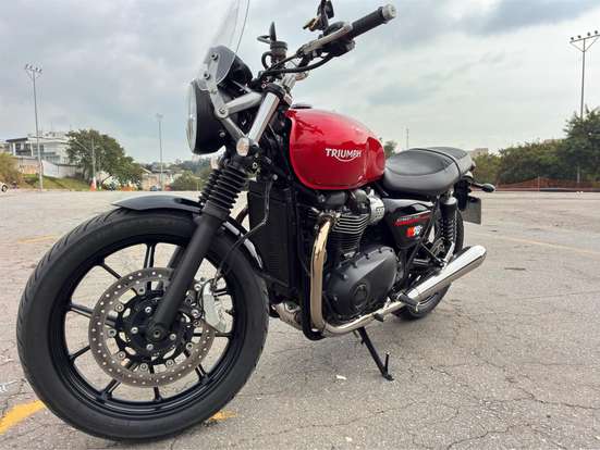 TRIUMPH-STREET TWIN-2020
