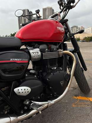 TRIUMPH-STREET TWIN-2020