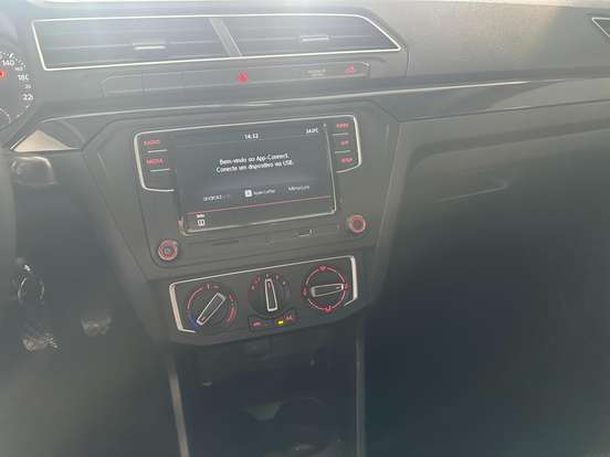 VOLKSWAGEN-SAVEIRO-2019