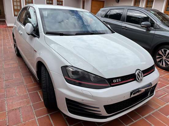 VOLKSWAGEN-GOLF-2017