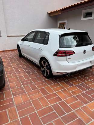 VOLKSWAGEN-GOLF-2017