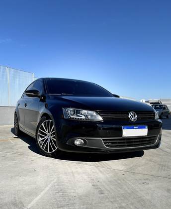 VOLKSWAGEN JETTA 2.0 TSI HIGHLINE 211CV GASOLINA 4P TIPTRONIC