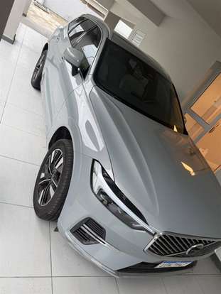 VOLVO-XC60-2025