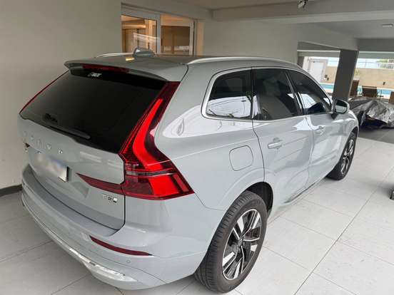VOLVO-XC60-2025