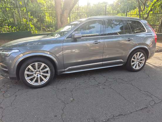 VOLVO-XC90-2018