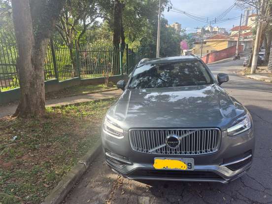 VOLVO-XC90-2018