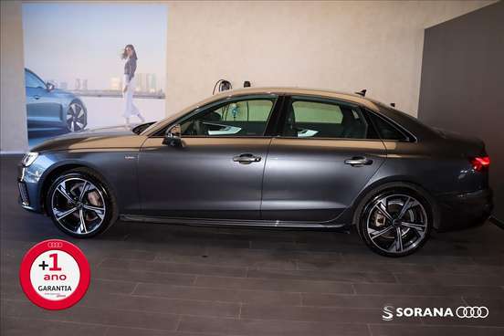 AUDI-A4-2023