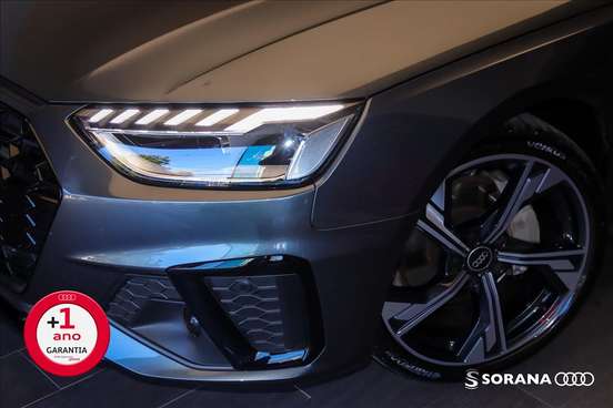 AUDI-A4-2023