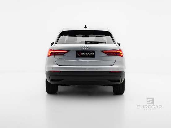 AUDI-Q3-2021
