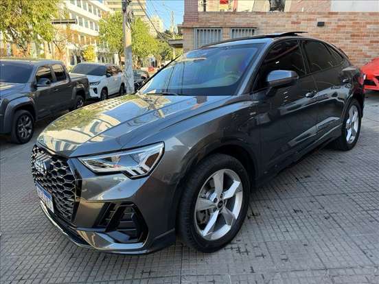 AUDI-Q3-2022
