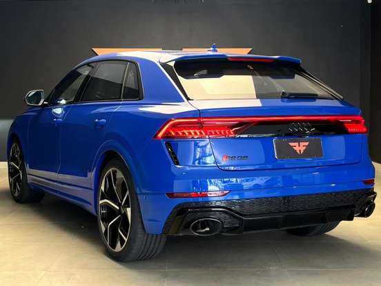 AUDI-RS Q8-2021