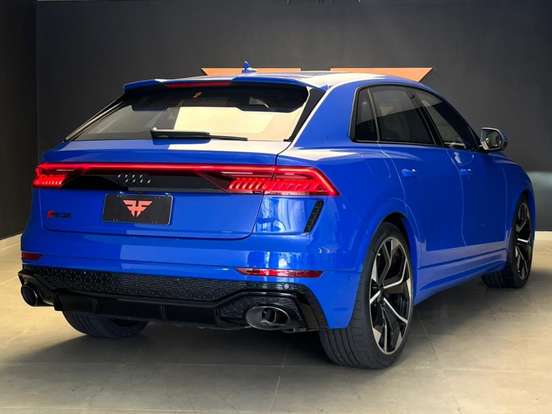 AUDI-RS Q8-2021
