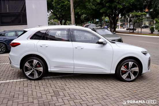 AUDI-SQ5-2025