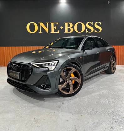AUDI E-TRON ELÉTRICO PERFORMANCE BLACK QUATTRO