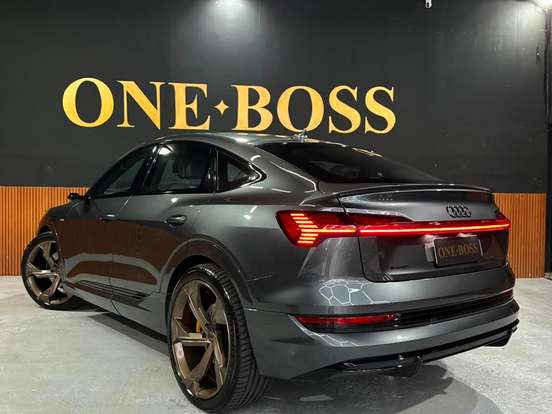 AUDI-E-TRON-ELÉTRICO PERFORMANCE BLACK QUATTRO AUDI-E-TRON-2021