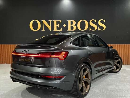 AUDI-E-TRON-ELÉTRICO PERFORMANCE BLACK QUATTRO AUDI-E-TRON-2021
