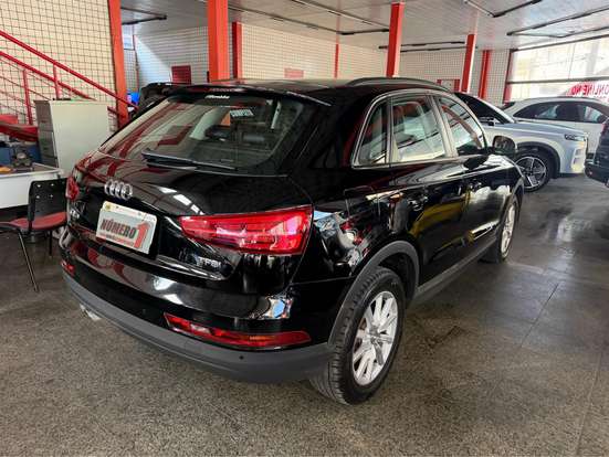AUDI-Q3-2018