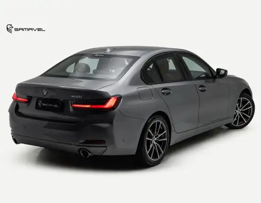 BMW-320i-2022