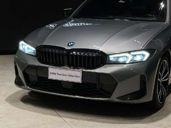 BMW-330e-2023