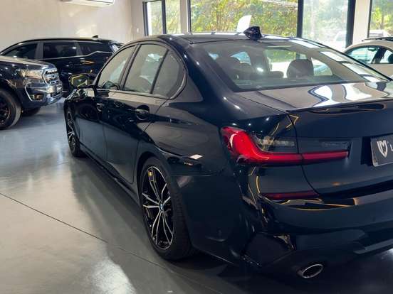 BMW-330i-2.0 16V TURBO GASOLINA M SPORT AUTOMÁTICO BMW-330i-2019