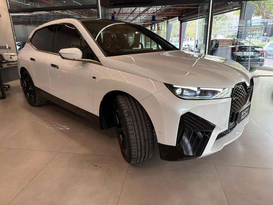 BMW-iX-ELÉTRICO M60 BMW-iX-2024